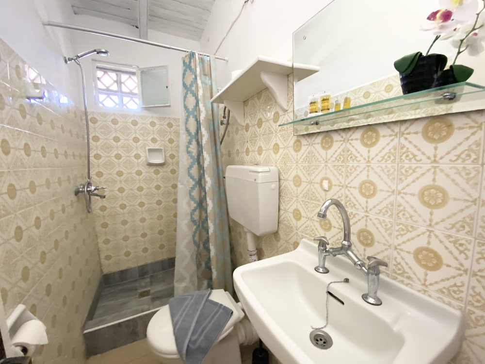 Avra Budget Beach Hotel 66/66