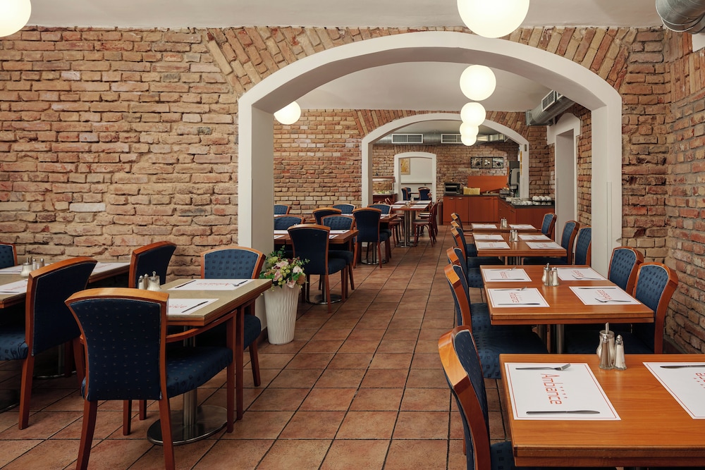 Ambiance Hotel 37/50