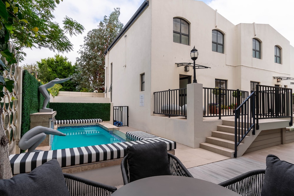 The Ivy Apartments 2/50