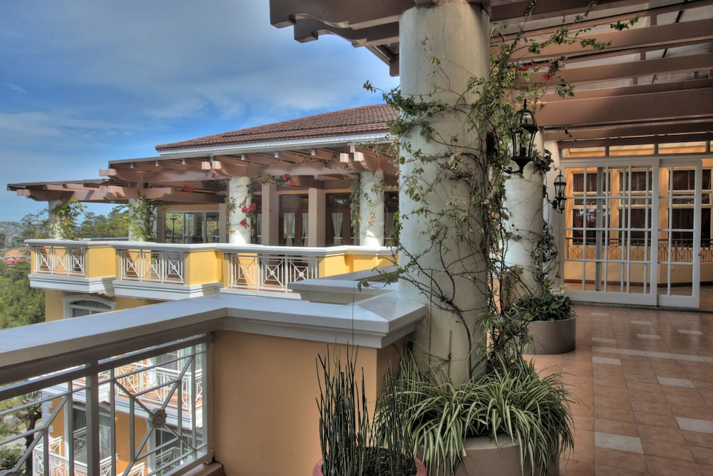Hotel Elizabeth Baguio 12/69
