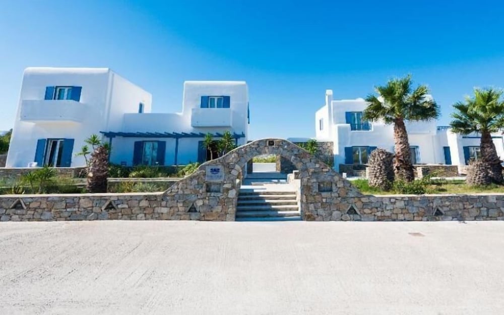 Giannoulaki Hotel 49/54