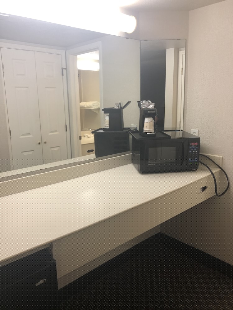 La Quinta Inn by Wyndham Austin Oltorf 25/33