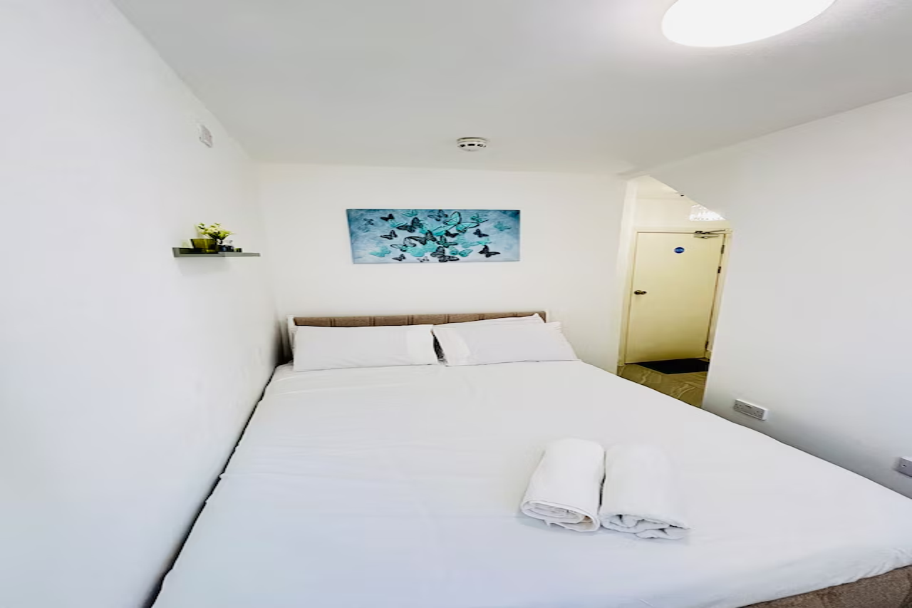 Room at Hotel Haven London, near Tower Bridge, LONDON