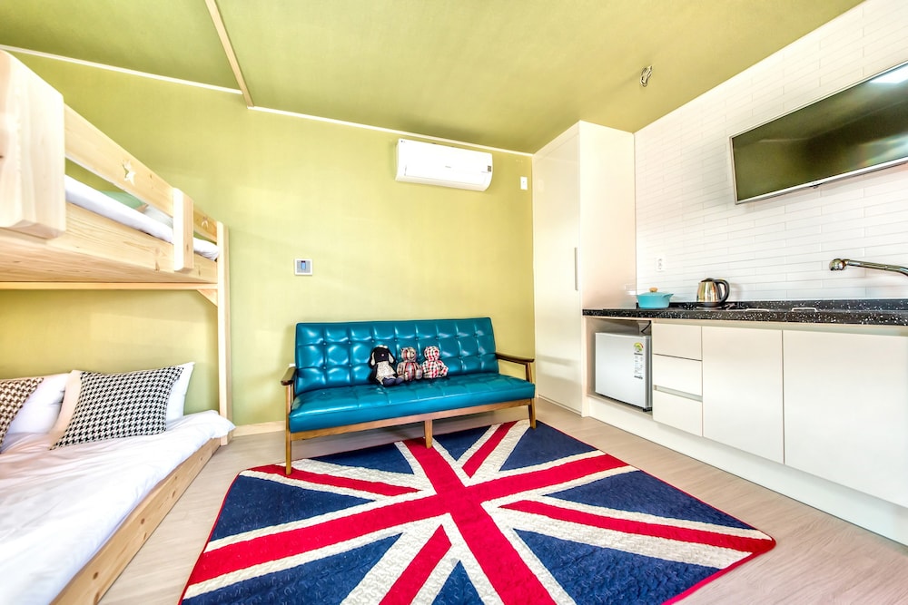 Blue Whale Resort 42/68
