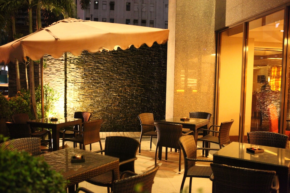 Armada Hotel Manila 43/49