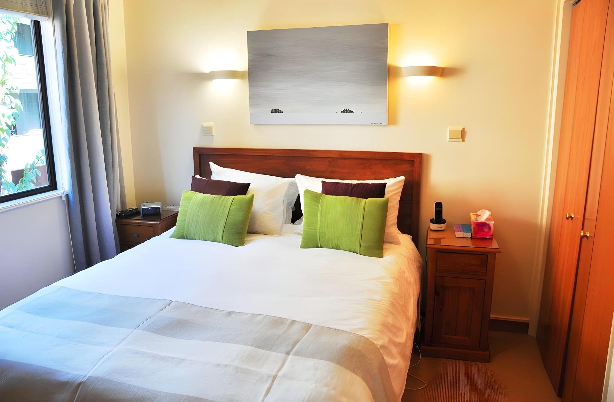 2 Bedrooms, Executive, Town House