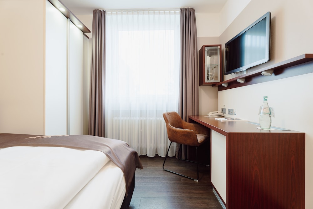 غرفة قياسية بسرير كوين، Hotel Kaiserhof 2/10