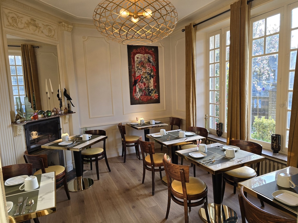 Castel Bayeux Guesthouse 30/50