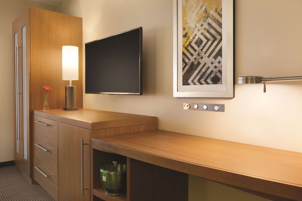 Hyatt Place Niagara Falls 9/51