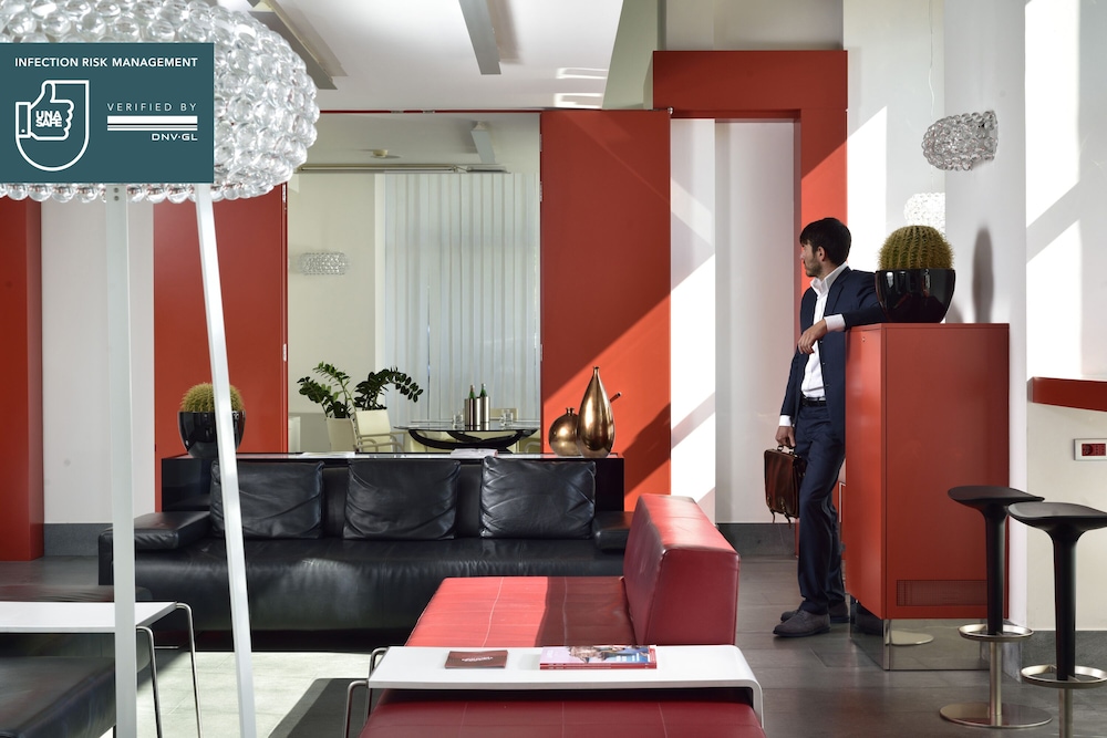 Unahotels Napoli 38/76