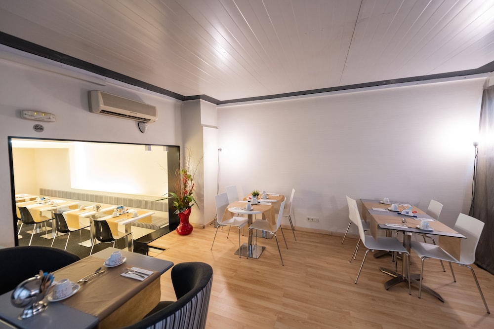 Atenea Rekord Suites 47/50
