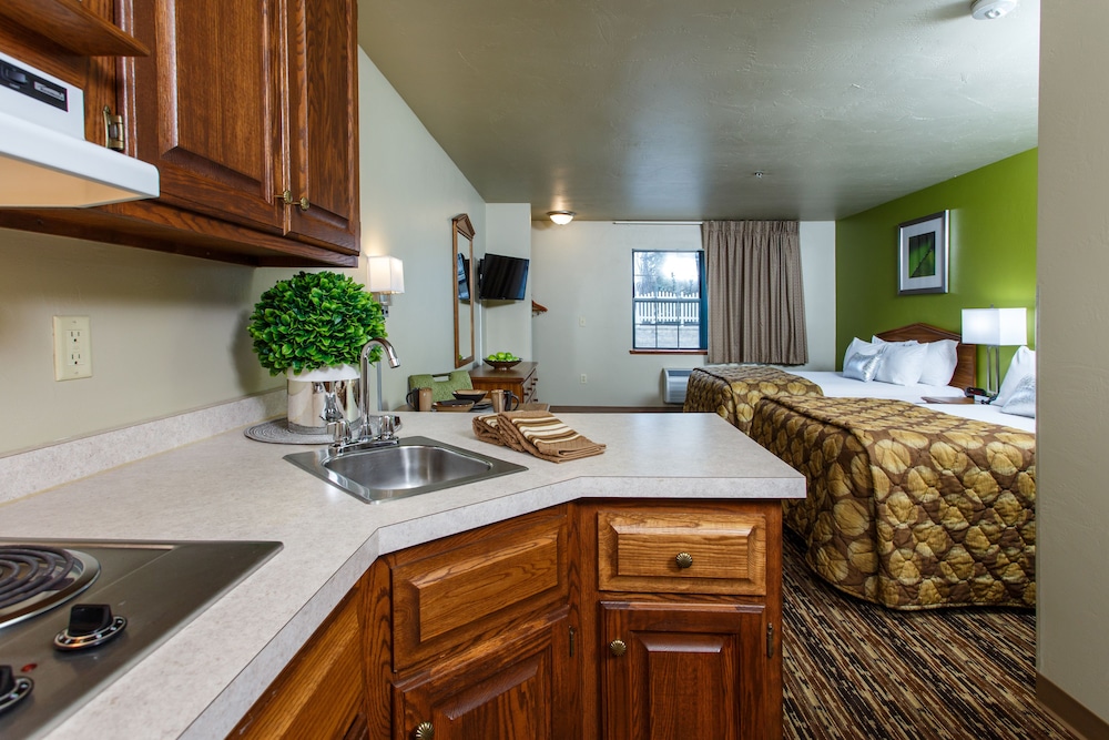 Extended Stay Airport 47/50