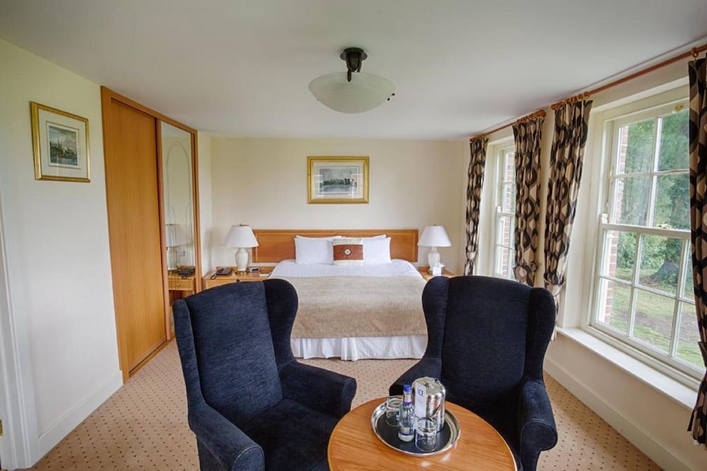 Donnington Grove Hotel And Country Club 51/57