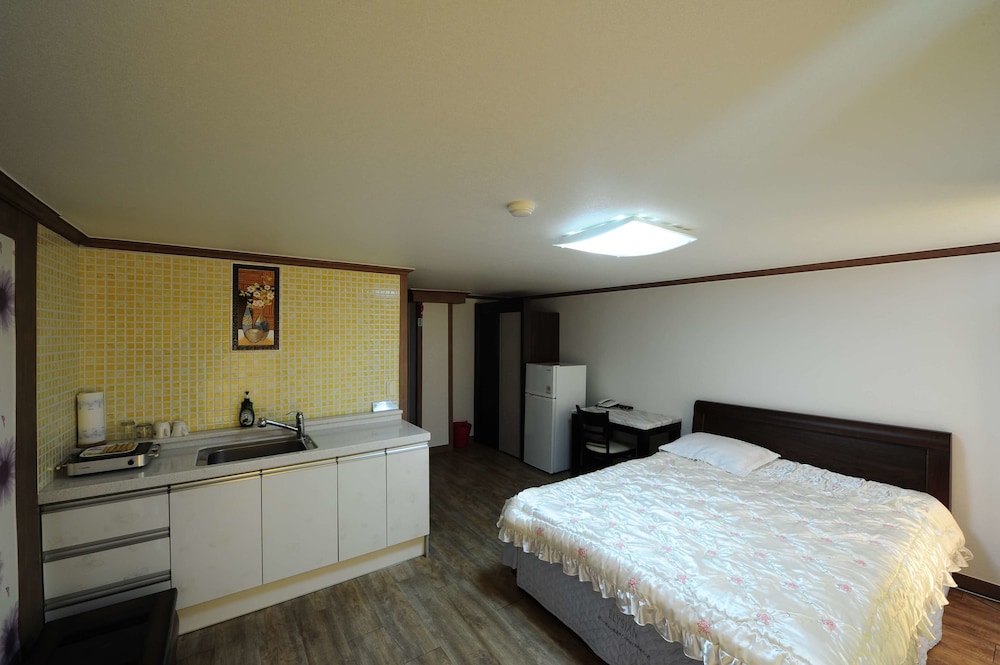 Hi Hotel 8/26