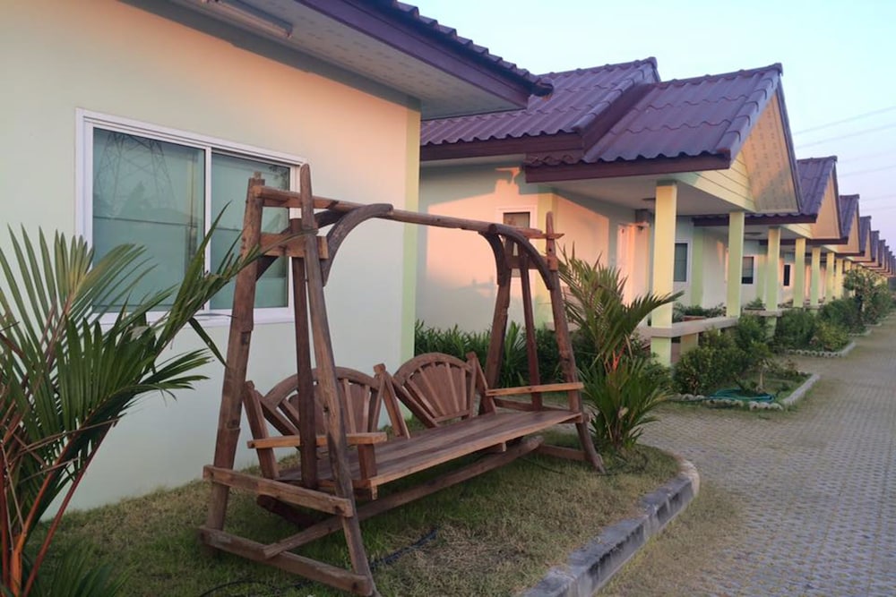 Pt House Resort 40/42