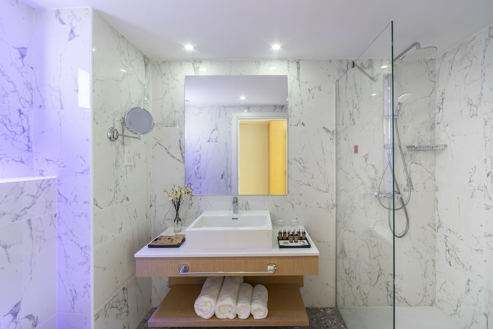 Leonardo Crystal Cove Hotel Spa By the Sea 63/64