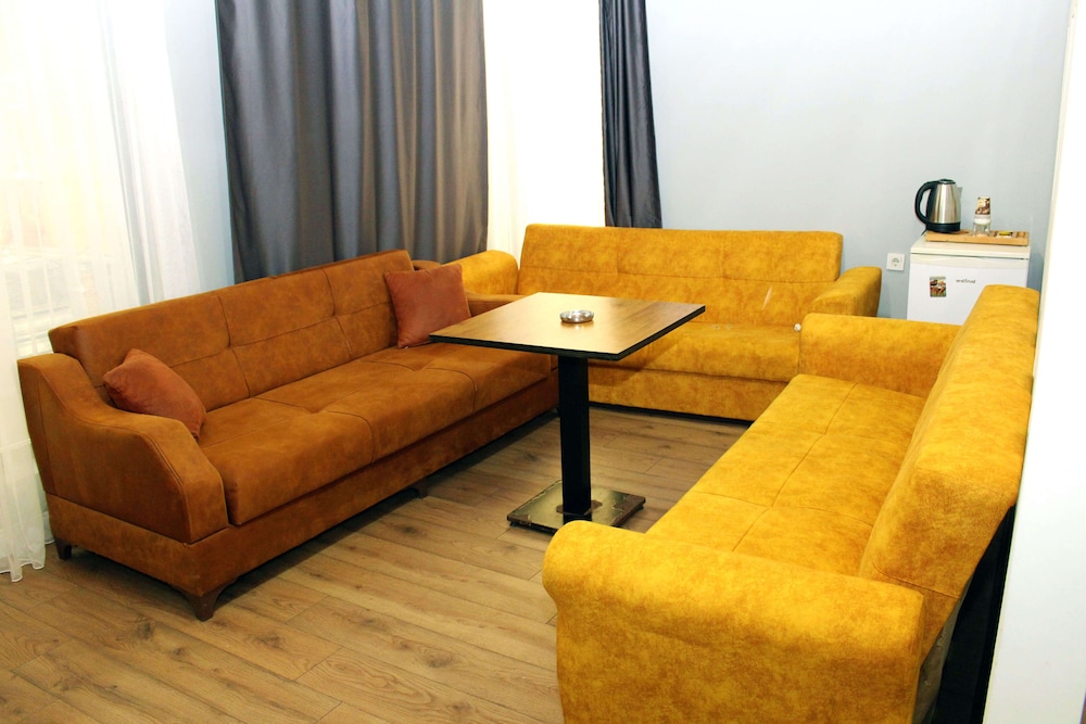 Avist Hotel 35/50