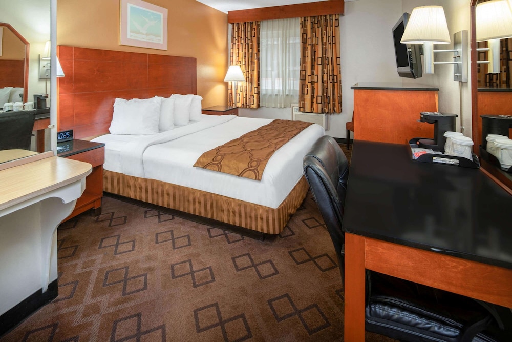 Travelodge By Wyndham Burbank-Glendale 13/28