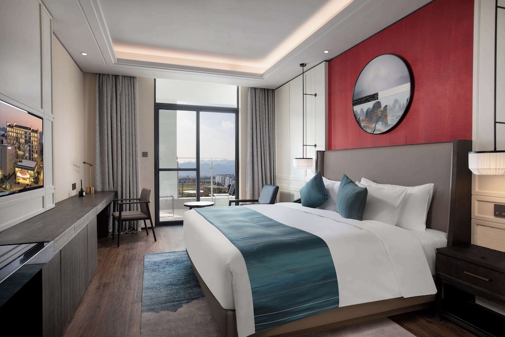Room, King Bed, Mountain and River View, Smoking