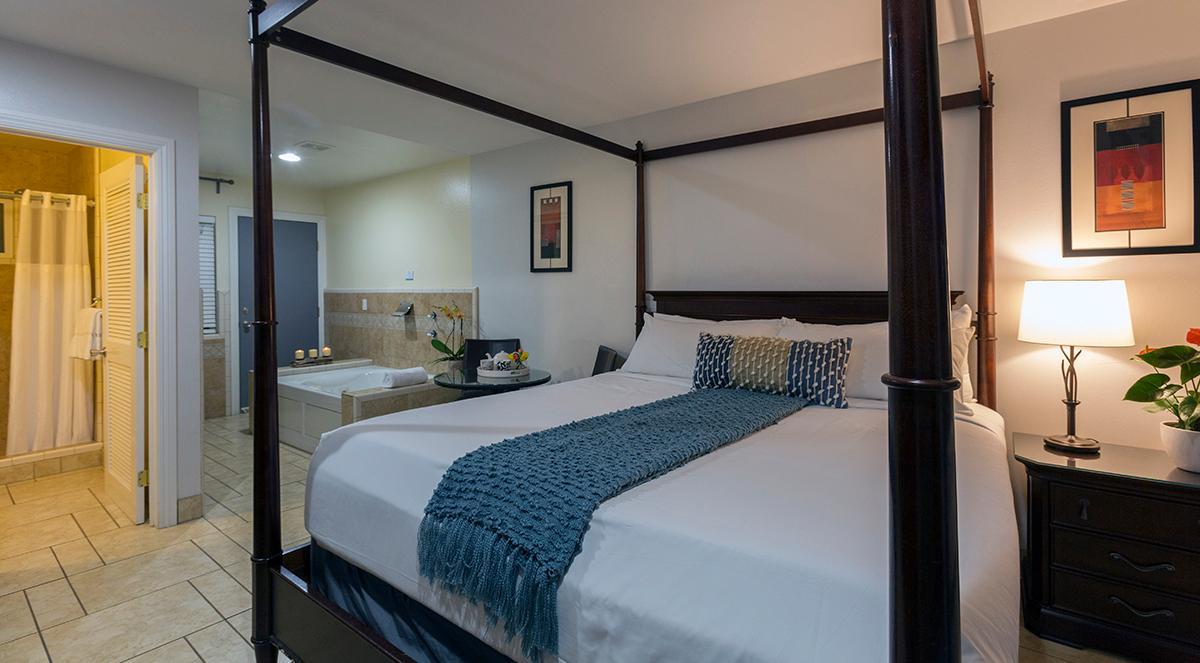 Deluxe, King Bed