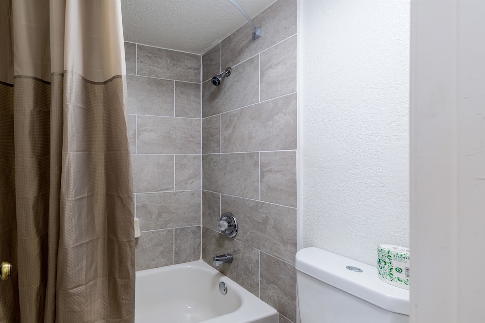 Motel6 Baytown, TX - Garth Rd 57/63