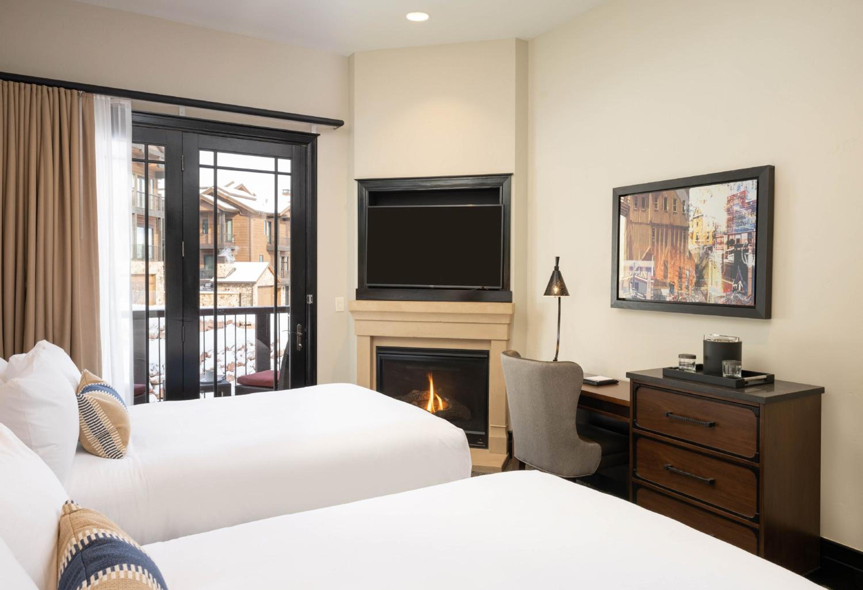 GUEST ROOM, 2 QUEEN BEDS