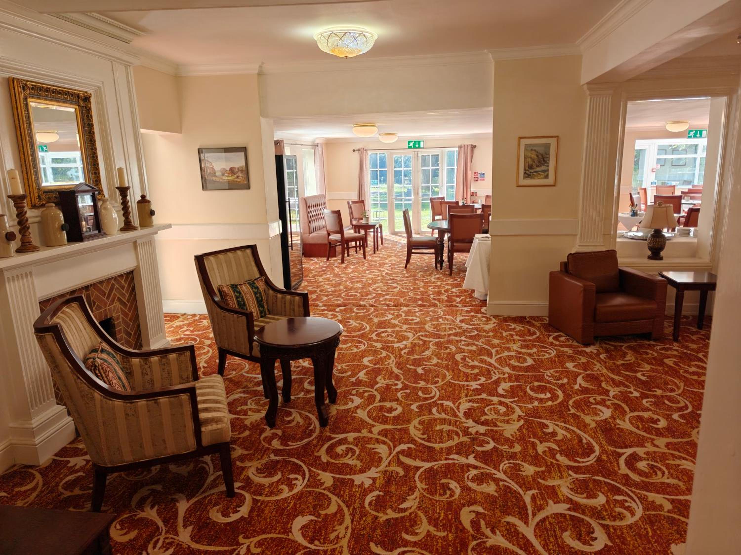 Royal Swan, Ashley Manor - B&B 17/30