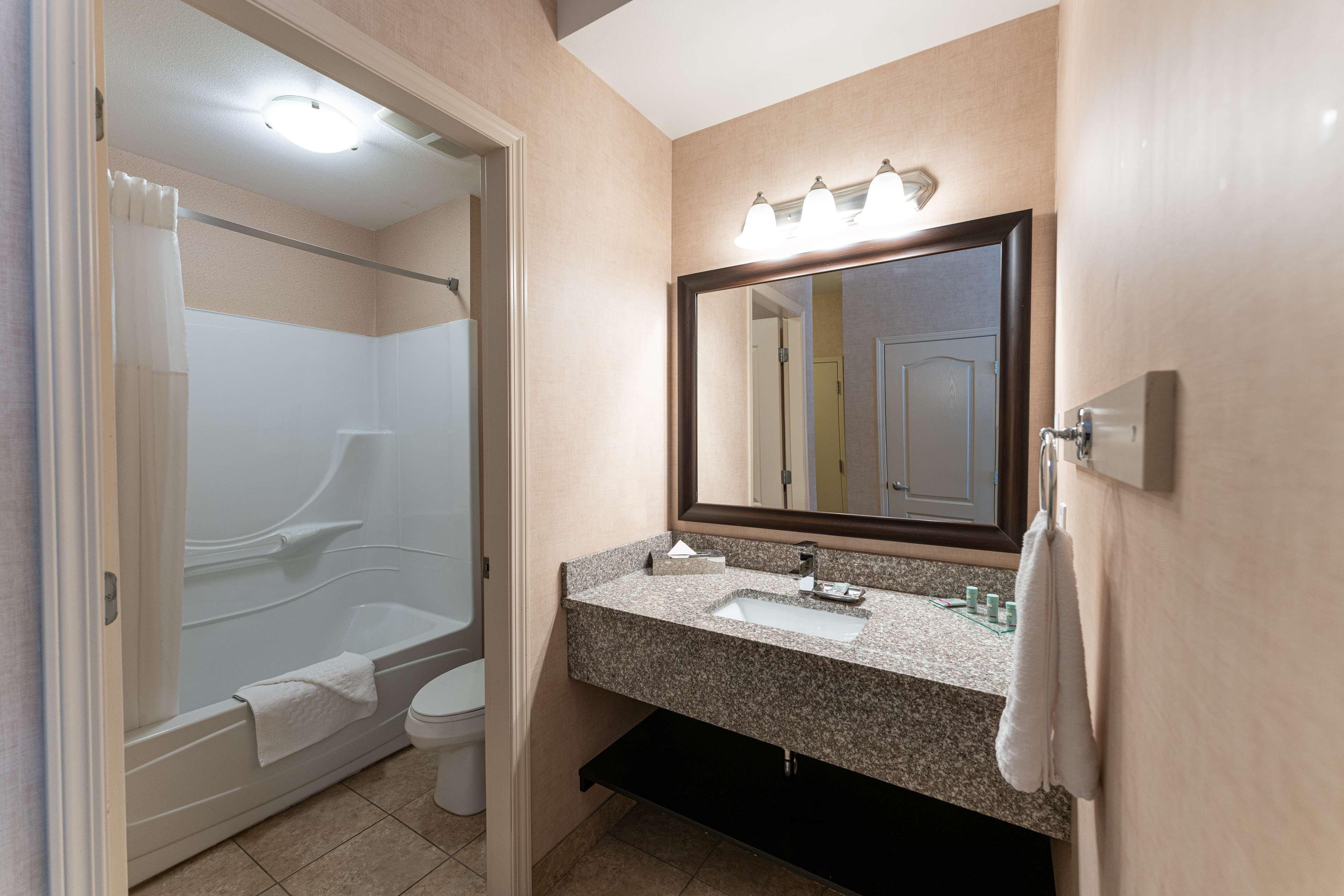 Room, Quadruple, Prestige Cranbrook Hotel, BW Premier Collection 5/5