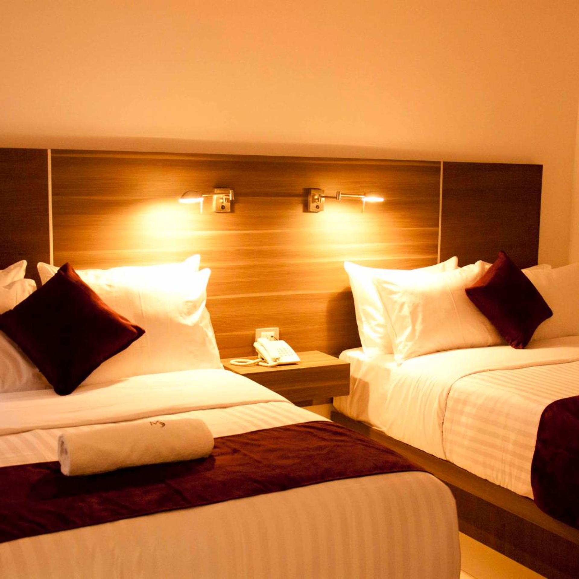 Hotel Ms 12/64