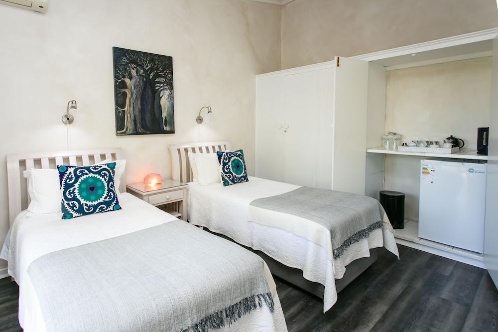 Miles B B Guesthouse 8/41