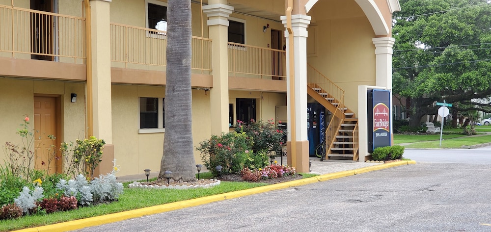 Rodeway Inn & Suites Houston near Medical Center photo1