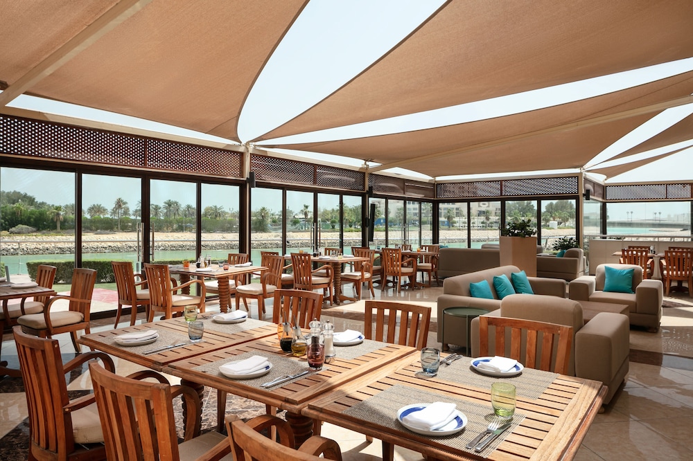 Grand Hyatt Doha Hotel and Villas 48/65