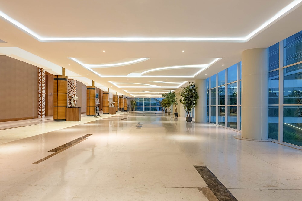The Alana Yogyakarta Hotel & Convention Center 8/45