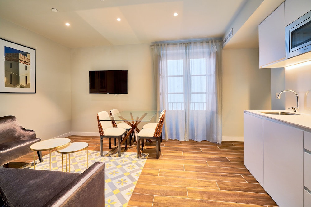 Tandem Torres de Cadiz Suites 38/50