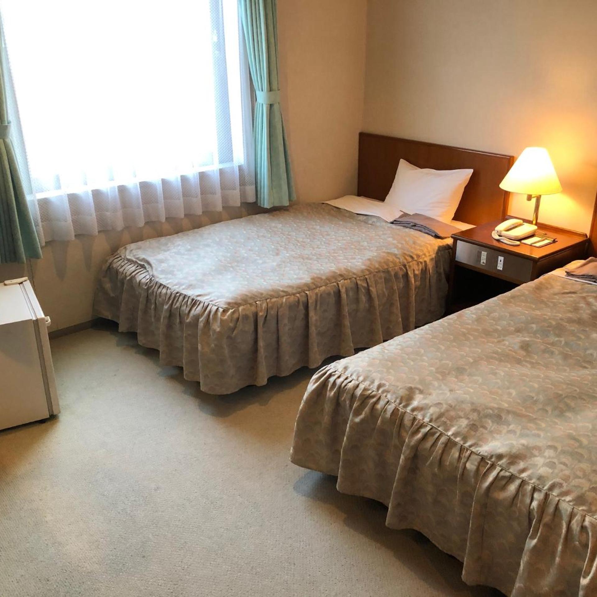 Sky Hotel 7/39