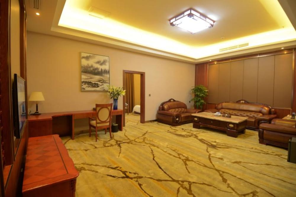 Baoyue Hotel 17/26