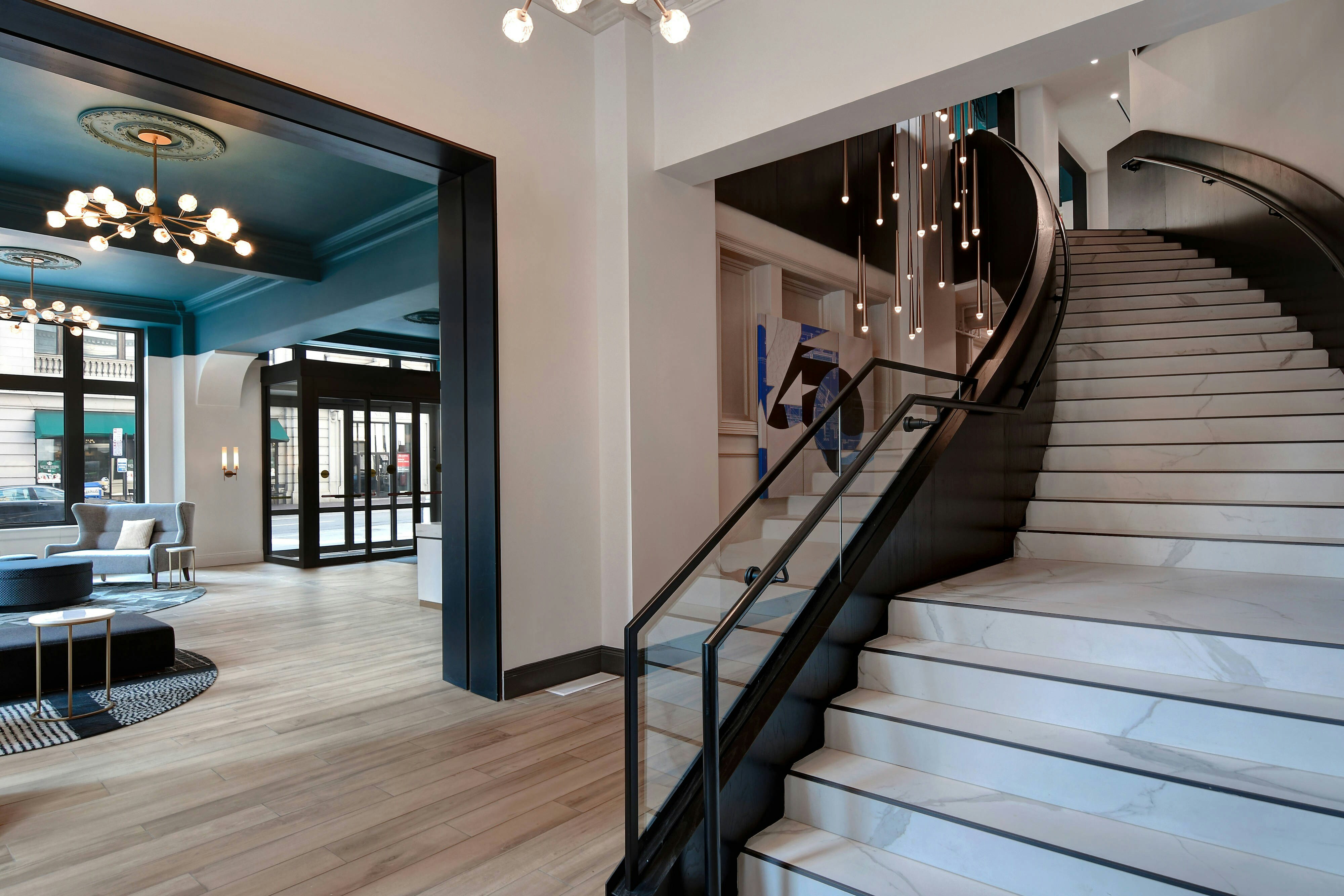 Courtyard by Marriott Cincinnati Downtown 12/25