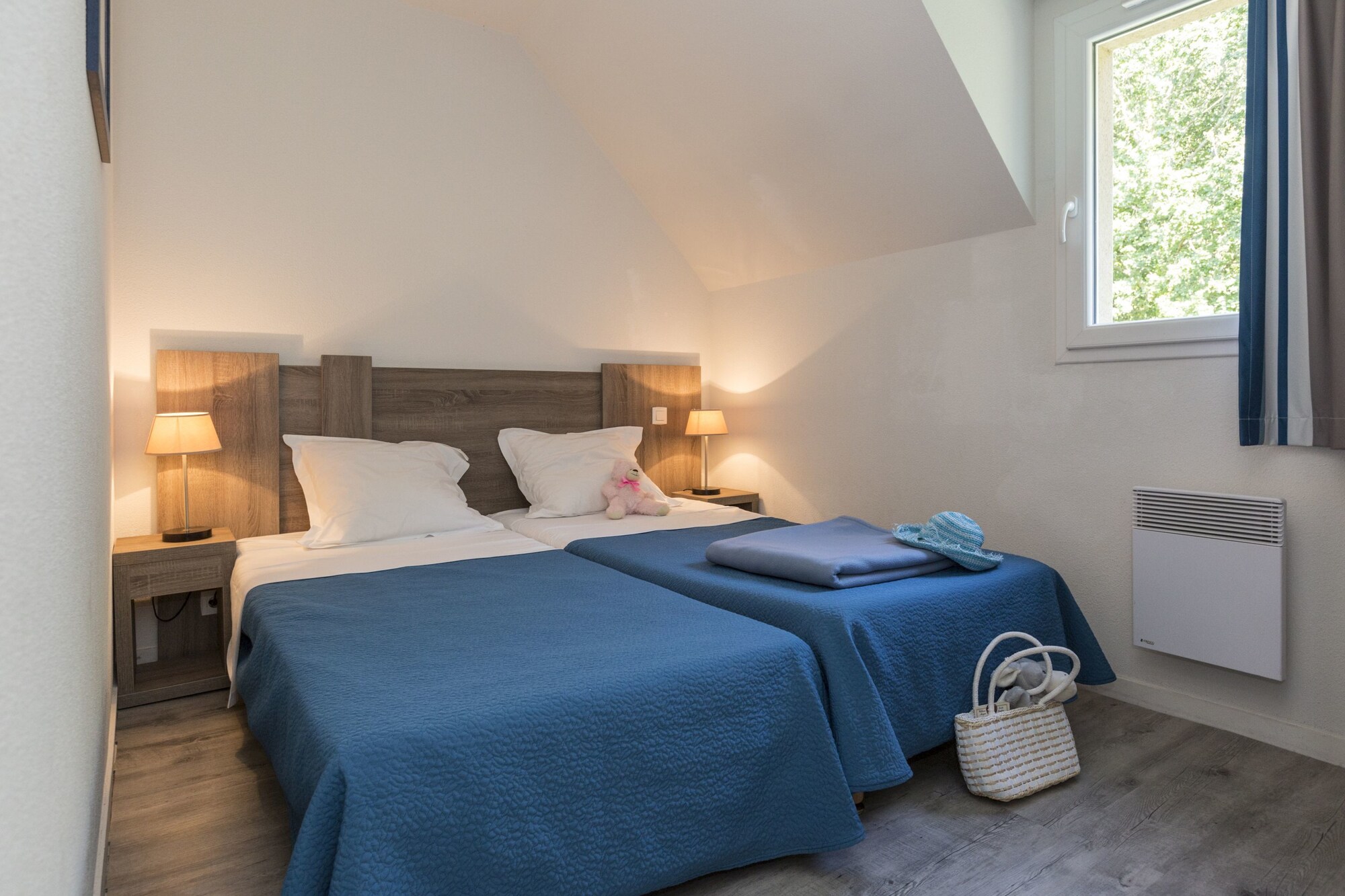 3 Bedrooms, House, 4 Beds, Sofa