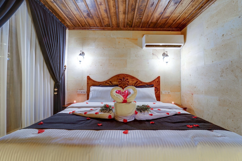 Enjoy Stone Hotel 25/50