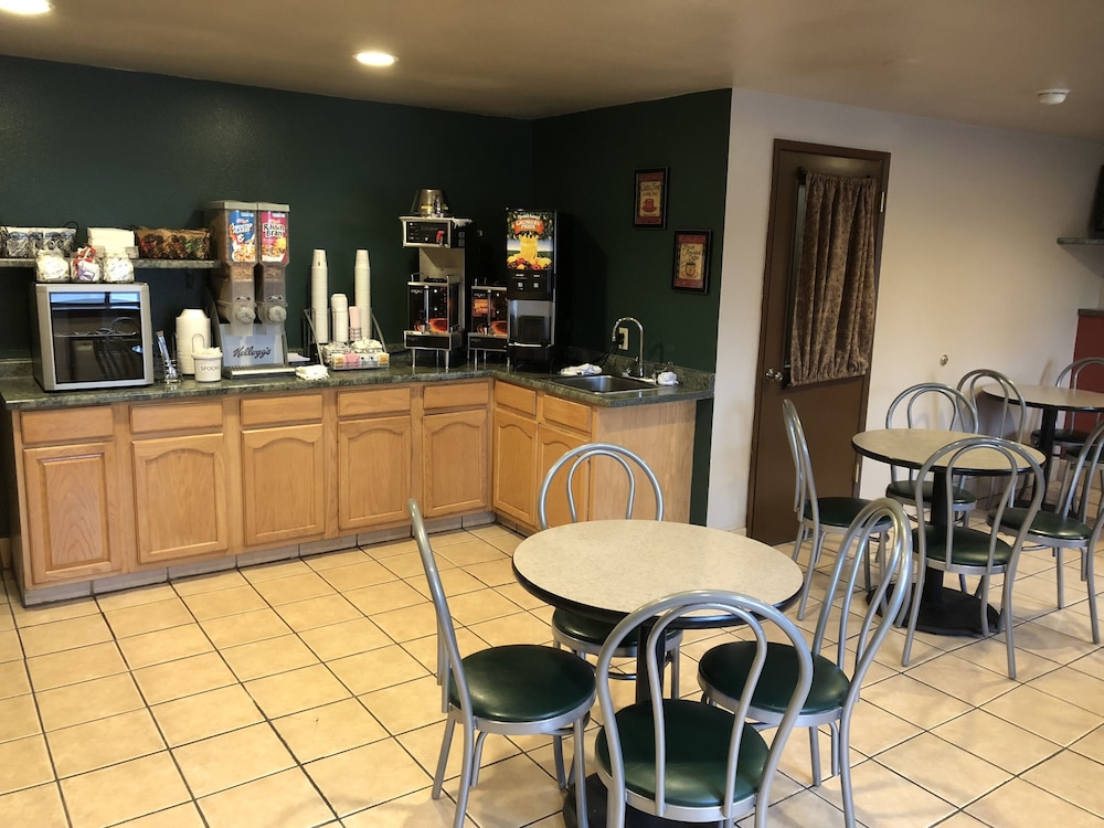 Super 8 by Wyndham Coeur d'Alene 26/32