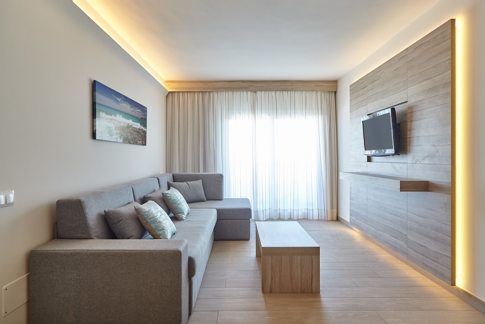 Sol Bahia Ibiza Suites 23/41