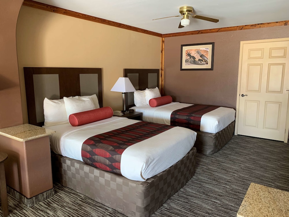 Best Western Windwood Inn & Suites 13/36