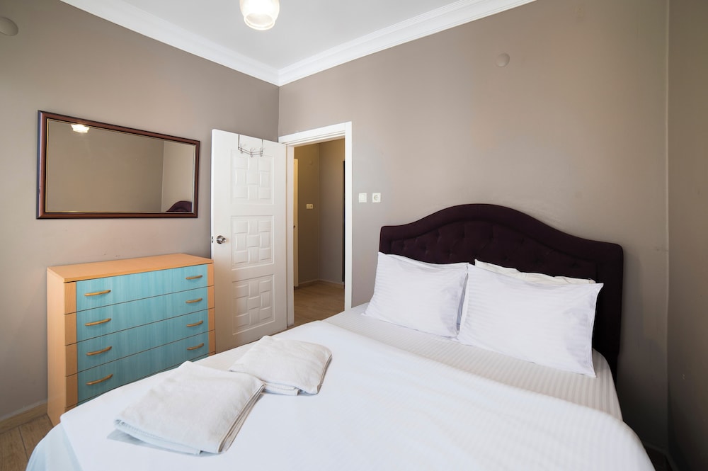 Zendy Suite Hotel 31/88