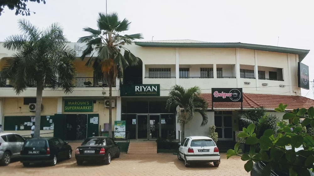 Riyan Apartments 3/42