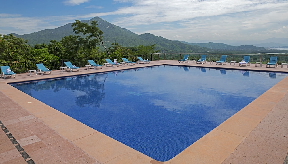El Corazon Resort 16/48