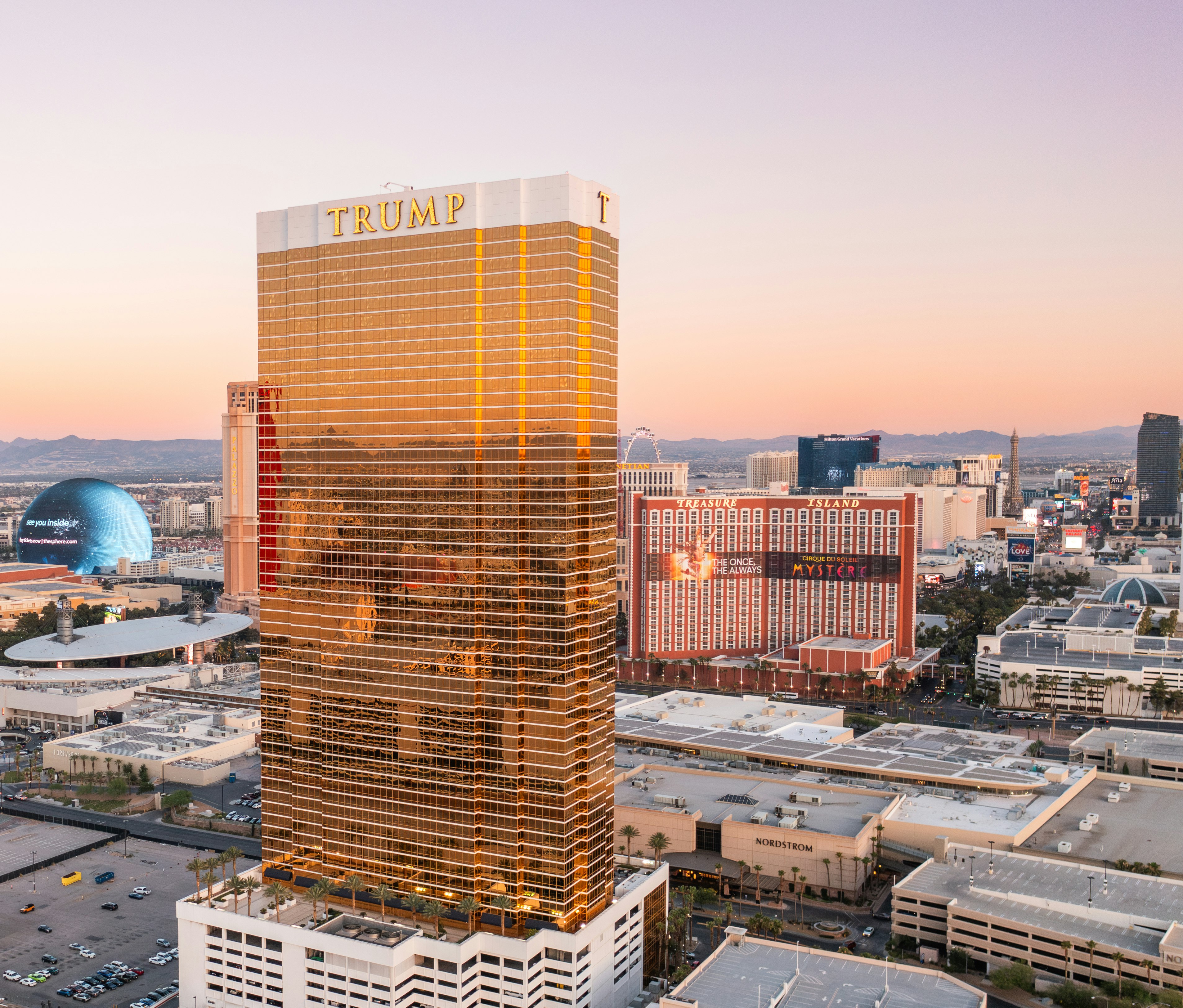 Trump International Hotel Las Vegas 5/83