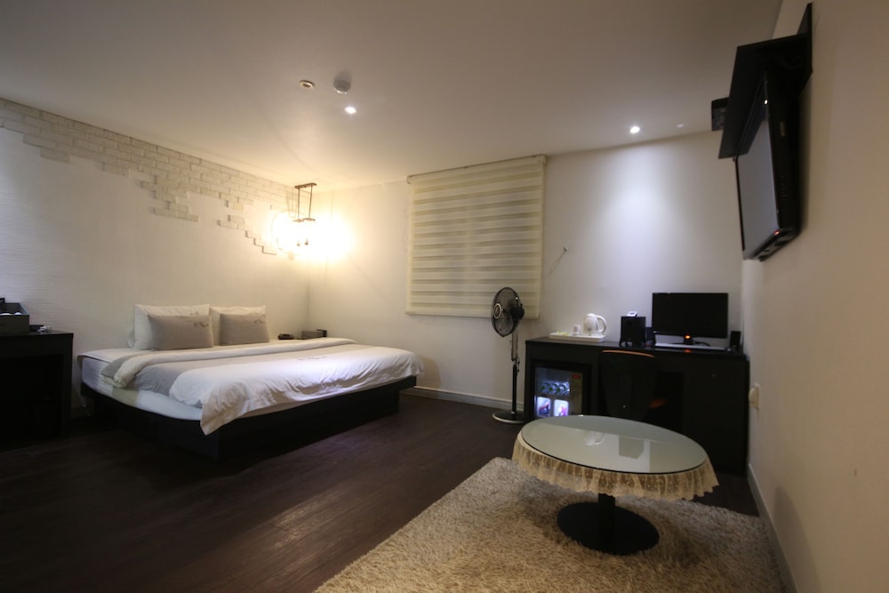 Busan H-Avenue Hotel Seomyeon Station 23/58