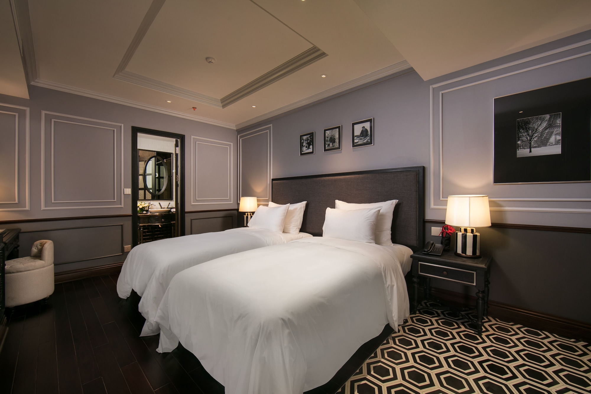 EXECUTIVE, DOUBLE OR TWIN BED