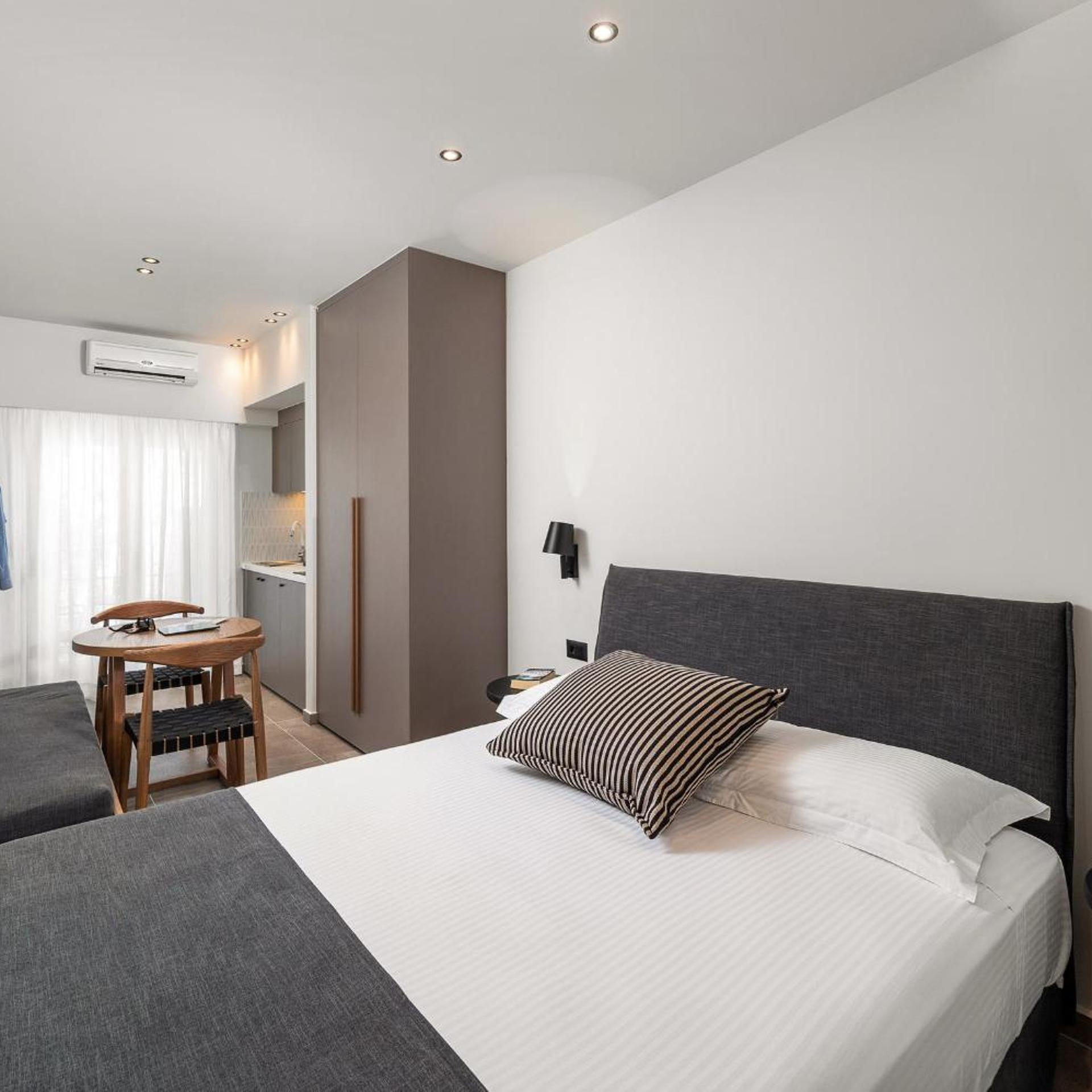 Glaros Hotel 25/63