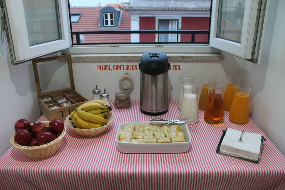 Inn Possible Lisbon Hostel 39/50